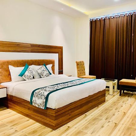 Hotel White House By An Hotels - Walking Distance From Golden Temple Amritsar Ngoại thất bức ảnh
