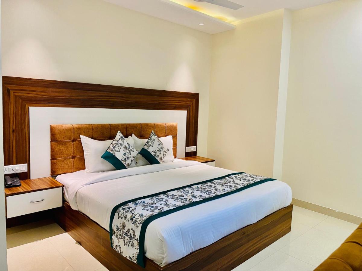Hotel White House By An Hotels - Walking Distance From Golden Temple Amritsar Ngoại thất bức ảnh
