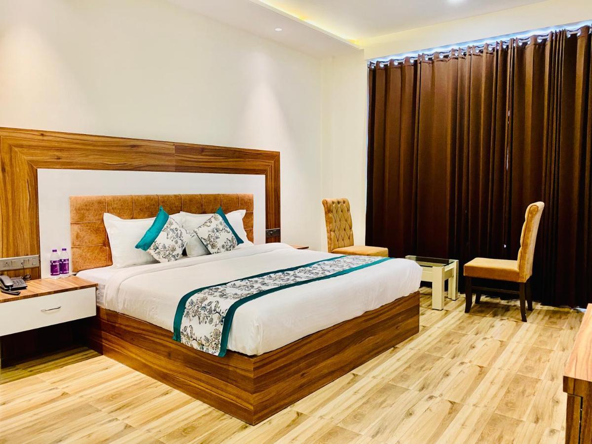 Hotel White House By An Hotels - Walking Distance From Golden Temple Amritsar Ngoại thất bức ảnh