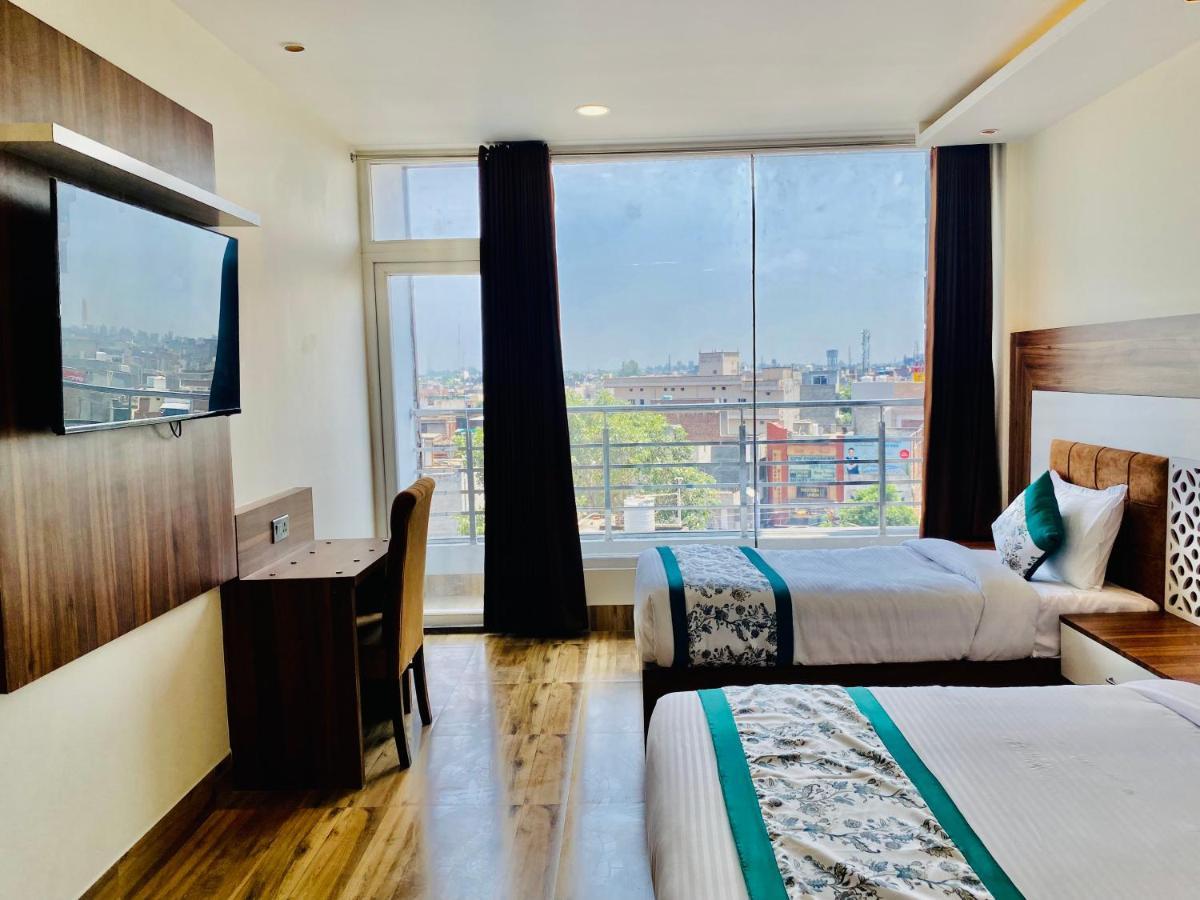 Hotel White House By An Hotels - Walking Distance From Golden Temple Amritsar Ngoại thất bức ảnh